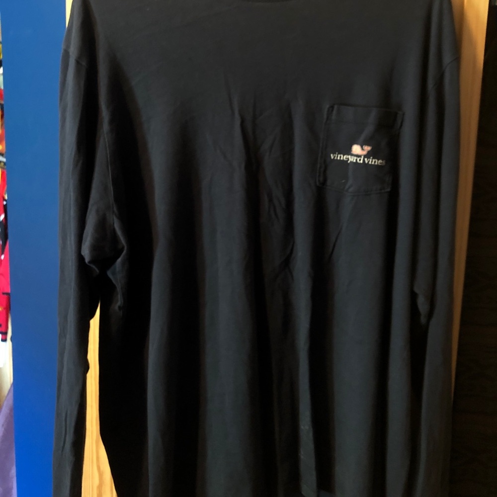 Vineyard vines navy blue tee